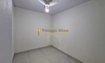 Imagem 7: Casa ampla com varanda aconchegante, 3 dormitórios, 2 banheiros, 2 vagas, quintal no bairr