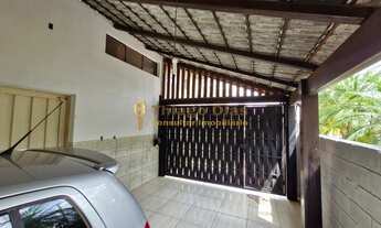 Imagem 2: Casa ampla com varanda aconchegante, 3 dormitórios, 2 banheiros, 2 vagas, quintal no bairr