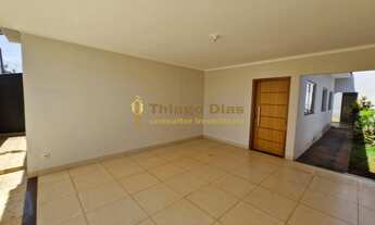 Imagem 3: Casa à venda com varanda e churrasqueira, 2 vagas, 3 dormitórios, quintal, no bairro Resid