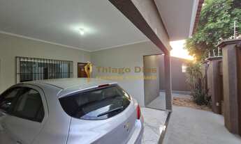 Imagem 4: Casa à venda com 3 dormitórios (sendo 1 suíte), piscina, quiosque com churrasqueira no bai