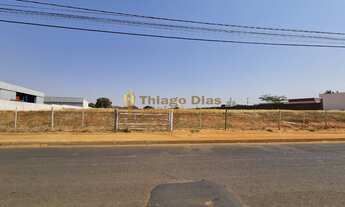 Imagem: Terreno amplo á venda com 4.869 m² em