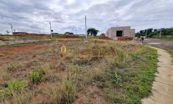 Imagem 2: Terreno amplo à venda (valor do anúncio: entrada + parcelas) em ótima localização no bairr