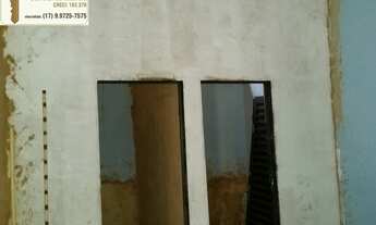 Imagem 3: Salão comercial com casa no fundo á venda no bairro Jd. Soto em Catanduva/SP