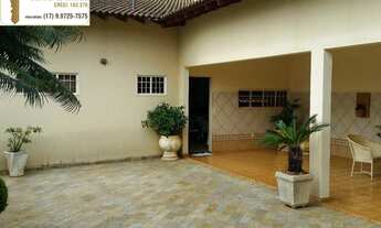 Imagem 4: Casa à venda com 4 dormitórios, 5 vagas na garagem, lazer completo com piscina, churrasque