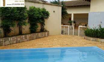 Imagem 6: Casa à venda com 4 dormitórios, 5 vagas na garagem, lazer completo com piscina, churrasque