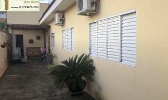 Imagem 4: Casa a venda com 3 dormitórios (sendo 1 suíte) e amplo quintal no bairro Colina do Sol em