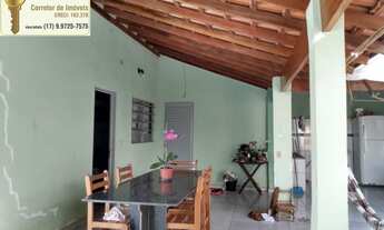 Imagem 2: Casa á venda com 3 dormitórios (sendo 1 suíte), 2 salas, 3 vagas, varanda com churrasqueir