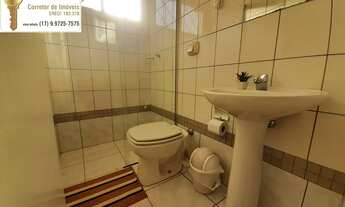 Imagem 6: Casa á venda ampla, com 3 dormitórios (sendo 1 suíte) e varanda gourmet com churrasqueira