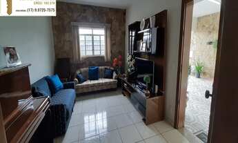 Imagem 2: Casa á venda com 3 dormitórios (sendo 1 suíte), 2 vagas, salas em ótima localização no bai