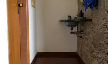 Imagem 3: Casa á venda com 5 dormitórios, 4 salas, piscina e varanda ampla em ótima localização no b