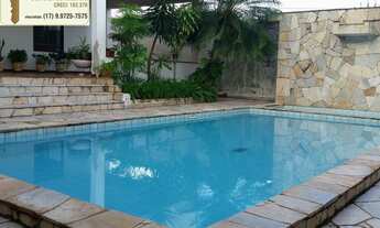 Imagem 1: Casa á venda com 5 dormitórios, 4 salas, piscina e varanda ampla em ótima localização no b