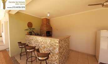 Imagem 4: Casa á venda com 3 dormitórios (sendo 1 suíte), 4 salas, copa e cozinha, 3 banheiros e amp