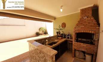 Imagem 6: Casa á venda com 3 dormitórios (sendo 1 suíte), 4 salas, copa e cozinha, 3 banheiros e amp