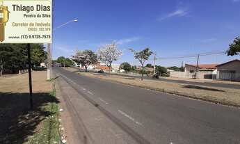 Imagem 3: Casa com amplo terreno no bairro da Estação em Votuporanga/SP