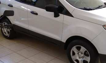 Imagem 2: Casa á venda com 2 dormitórios (sendo 1 suíte), 1 vaga coberta e amplo quintal no bairro S