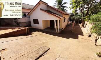 Imagem: Casa com amplo terreno no bairro da Estação