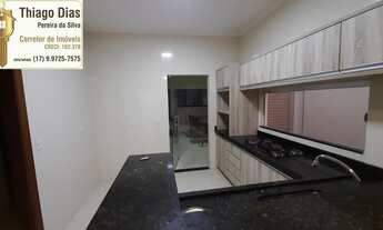 Imagem 5: Casa a venda com 3 dormitórios (sendo 1 suíte), 2 vagas cobertas, varanda com churrasqueir