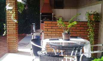 Imagem 5: Casa á venda com 3 dormitórios (1 suíte), piscina, quiosque com churrasqueira em ótima loc