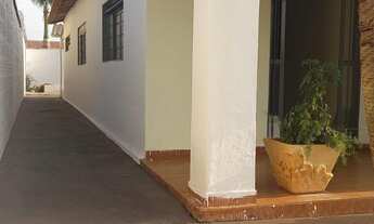 Imagem 7: Casa á venda com 3 salas, 2 dormitórios e amplo terreno em ótima localização á venda no ba