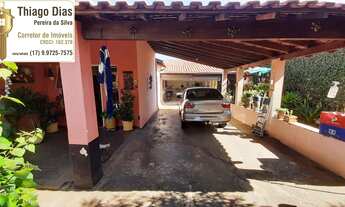 Imagem 2: Casa á venda com 3 dormitórios (sendo 1 suíte), 3 vagas e ampla varanda integrada com cozi