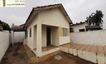 Imagem: Casa á venda com 2 dormitórios no bairro