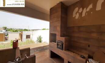 Imagem 4: Casa ampla á venda com 3 suítes e ampla área de lazer com churrasqueira, forno e fogão á l