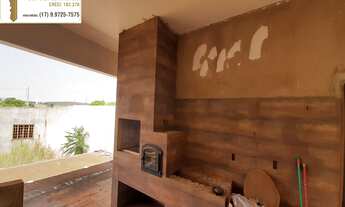 Imagem 3: Casa ampla á venda com 3 suítes e ampla área de lazer com churrasqueira, forno e fogão á l