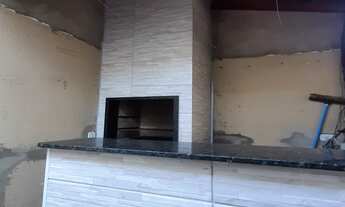 Imagem 2: Sobrado à venda com 2 vagas, 2 dormitórios e quiosque com churrasqueira no bairro Vila Mar