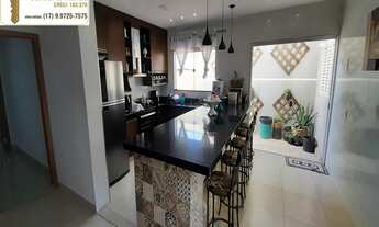 Imagem 5: Casa á venda com 5 dormitórios (sendo 2 suítes), 4 vagas e com churrasqueira em excelente