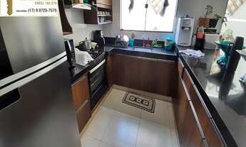 Imagem 7: Casa á venda com 5 dormitórios (sendo 2 suítes), 4 vagas e com churrasqueira em excelente