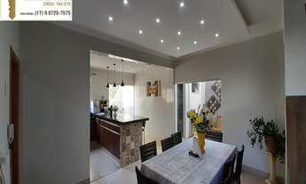 Imagem 4: Casa á venda com 5 dormitórios (sendo 2 suítes), 4 vagas e com churrasqueira em excelente