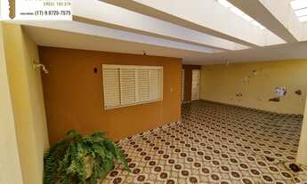 Imagem 2: Casa á venda com 3 dormitórios, 2 salas na região central da cidade de Votuporanga/SP