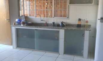 Imagem 7: Casa á venda com 2 dormitórios (sendo 1 suíte), 2 vagas, quintal amplo, no bairro Jardim d