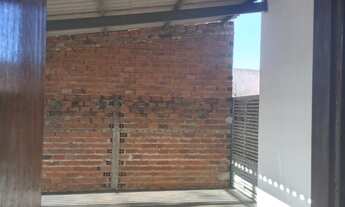 Imagem 3: Casa á venda com 2 dormitórios (sendo 1 suíte), 2 vagas, quintal amplo, no bairro Jardim d