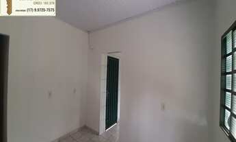 Imagem 4: Casa á venda com 2 dormitórios e amplo quintal no bairro Parque Guarani na cidade de Votup