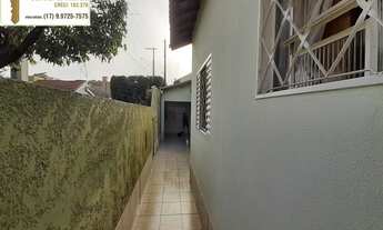 Imagem 5: Casa á venda com 3 dormitórios (sendo 1 suíte), 2 vagas na garagem, no bairro Jardim Alvor
