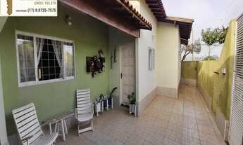 Imagem 4: Casa á venda com 3 dormitórios (sendo 1 suíte), 2 vagas na garagem, no bairro Jardim Alvor