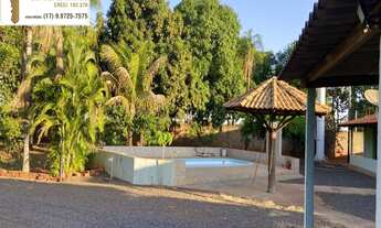 Imagem 5: Chácara á venda em amplo terreno com piscina, churrasqueira, forno e fogão á lenha, 4 banh