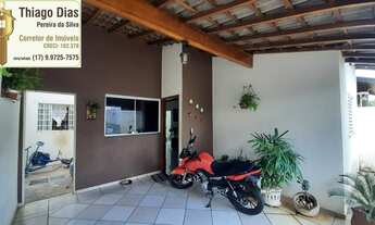 Imagem 2: Casa á venda com 3 dormitórios (sendo 1 suíte) muito bem localizada no bairro Cidade Nova