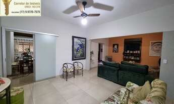 Imagem 4: Casa á venda com 3 salas, 3 dormitórios, ampla varanda, garagem para 4 veículos no bairro