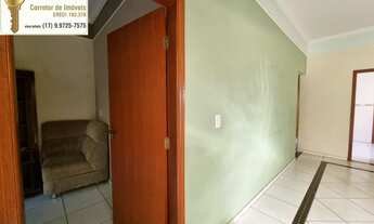 Imagem 3: Casa á venda com 3 dormitórios (sendo 1 suíte), 3 vagas na garagem, varanda e amplo quinta