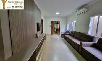 Imagem 2: Casa moderna á venda com 3 suítes, ampla varanda gourmet com churrasqueira, 2 vagas cobert