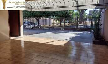 Imagem 4: Casa á venda com 3 dormitórios (sendo 1 suíte), 4 vagas, quintal em ótima localização no b