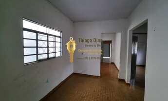 Imagem 4: Casa á venda com 2 dormitórios, ampla varanda e quintal em ótima localização no bairro Vil