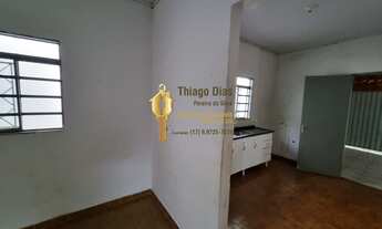 Imagem 6: Casa á venda com 2 dormitórios, ampla varanda e quintal em ótima localização no bairro Vil