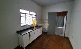 Imagem 7: Casa á venda com 2 dormitórios, ampla varanda e quintal em ótima localização no bairro Vil