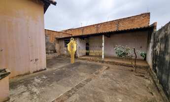 Imagem: Casa a venda com 2 dormitórios no bairro