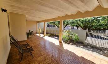 Imagem 3: Casa de esquina com 2 dormitórios, 2 banheiros, varanda com churrasqueira, 3 vaga na garag