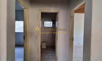 Imagem 5: Casa á venda com 3 dormitórios amplos, 2 salas, 2 banheiros em ótima localização no bairro