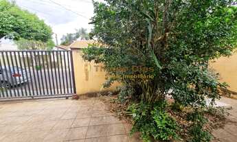 Imagem 5: Casa á venda com edícula no total de 4 dormitórios, quintal, churrasqueira em ótima locali